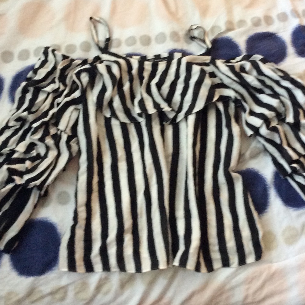 Black and White Boho Top - Picture 12 of 14